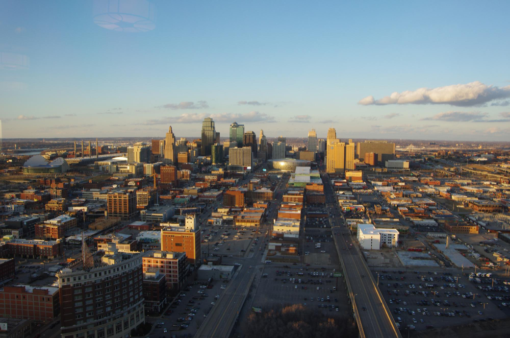 Cashforhomeskc | kansas city at dusk